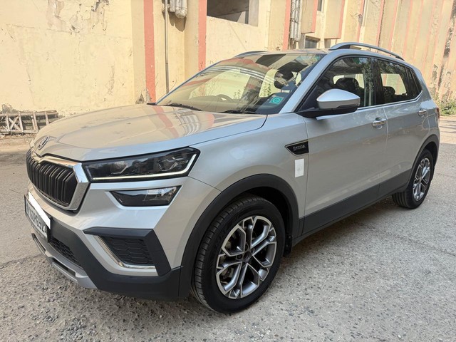Second-hand 2022 Skoda Kushaq 1.0 TSI Style 4 Airbags AT for sale in New Delhi-8