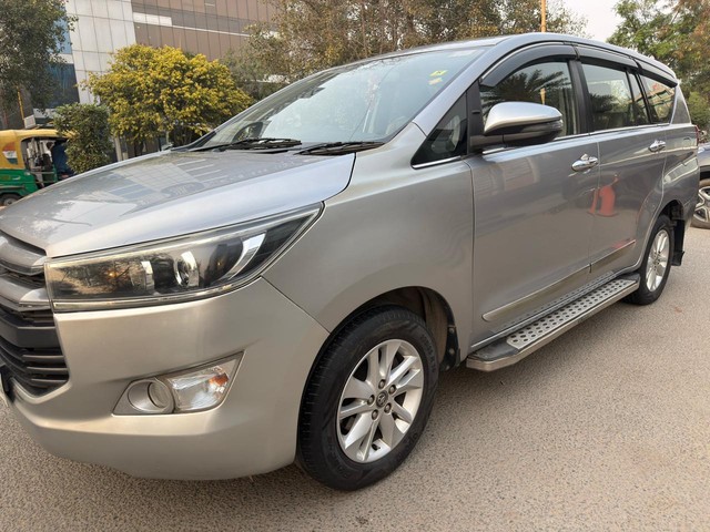 Second-hand 2017 Toyota Innova Crysta 2.4 VX MT BSIV for sale in New Delhi-10
