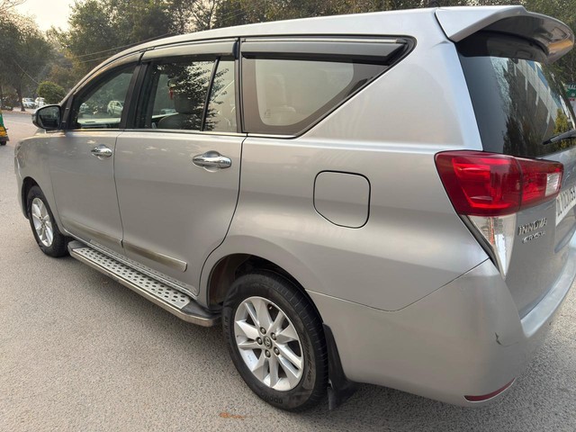 Second-hand 2017 Toyota Innova Crysta 2.4 VX MT BSIV for sale in New Delhi-3