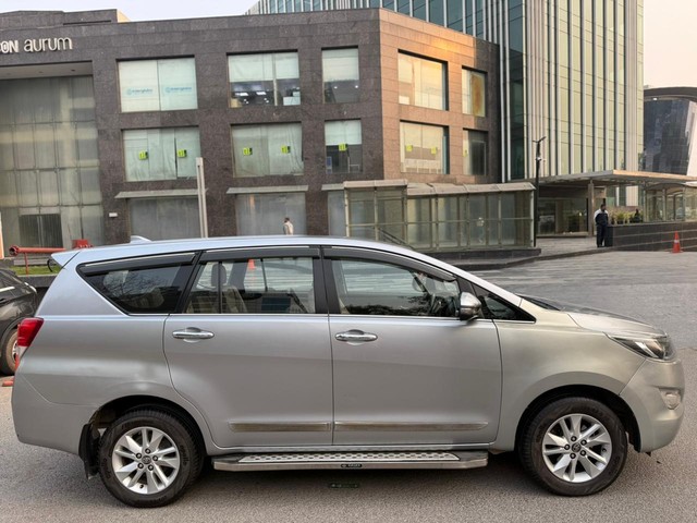 Second-hand 2017 Toyota Innova Crysta 2.4 VX MT BSIV for sale in New Delhi-1