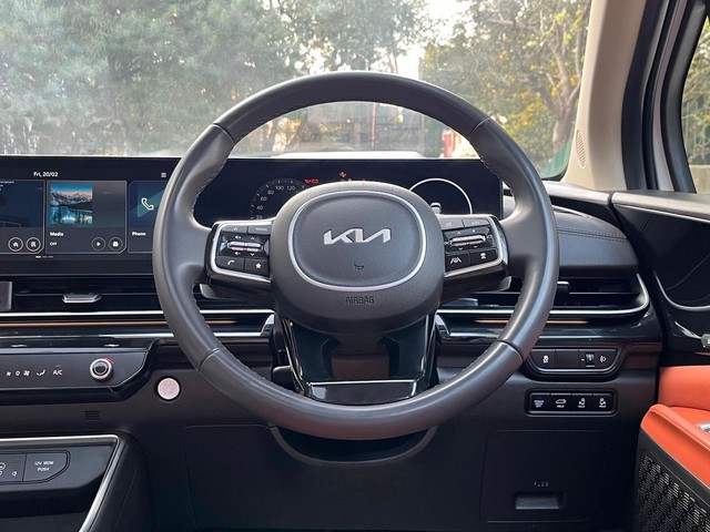 Second-hand 2025 Kia Carnival Limousine Plus for sale in New Delhi-14