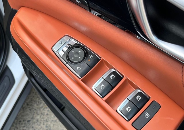 Second-hand 2025 Kia Carnival Limousine Plus for sale in New Delhi-16