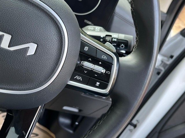 Second-hand 2025 Kia Carnival Limousine Plus for sale in New Delhi-21