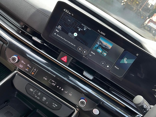 Second-hand 2025 Kia Carnival Limousine Plus for sale in New Delhi-5