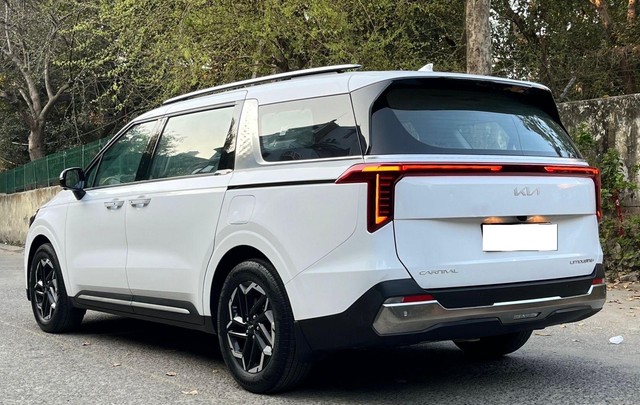 Second-hand 2025 Kia Carnival Limousine Plus for sale in New Delhi-10