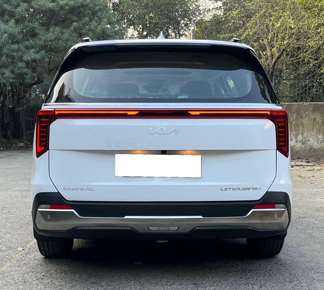 Second-hand 2025 Kia Carnival Limousine Plus for sale in New Delhi-2