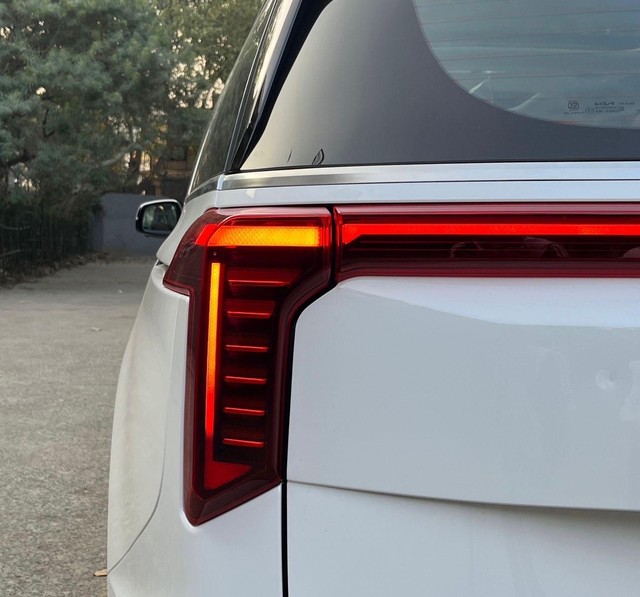 Second-hand 2025 Kia Carnival Limousine Plus for sale in New Delhi-6