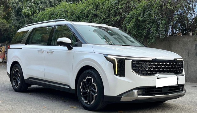 Second-hand 2025 Kia Carnival Limousine Plus for sale in New Delhi-8