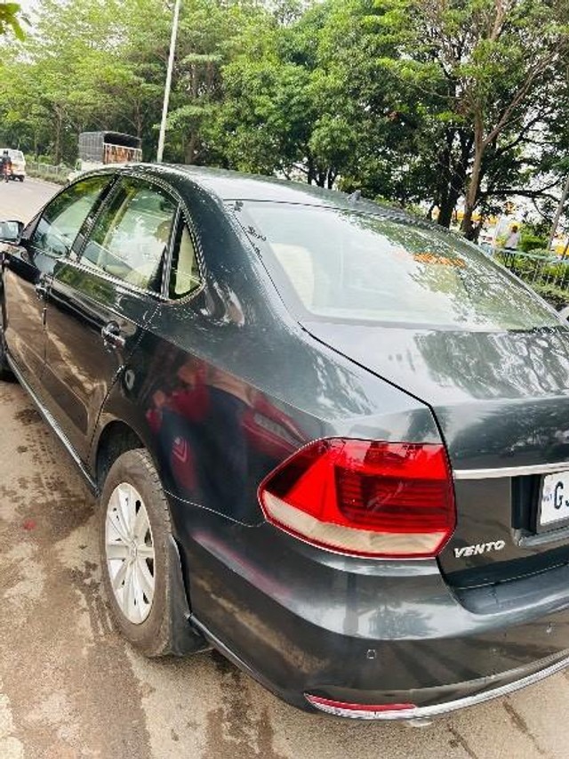 Second-hand 2016 Volkswagen Vento 1.5 TDI Highline for sale in Surat-5
