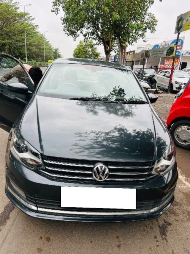 Second-hand 2016 Volkswagen Vento 1.5 TDI Highline for sale in Surat-10
