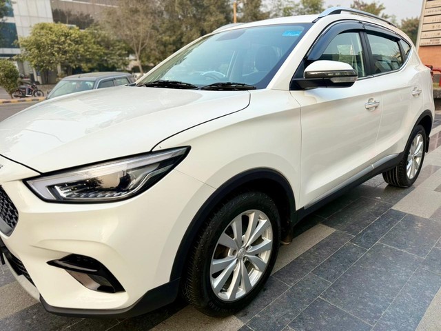 Second-hand 2023 MG Astor Super MT for sale in New Delhi-3