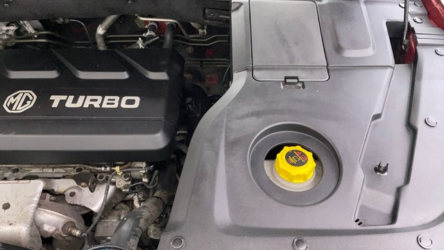 Second-hand 2019 MG Hector Sharp DCT for sale in Chennai-39