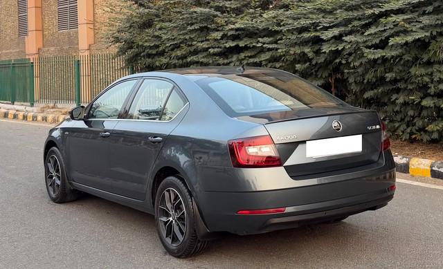 Second-hand 2020 Skoda Octavia 1.8 TSI AT L K for sale in New Delhi-10