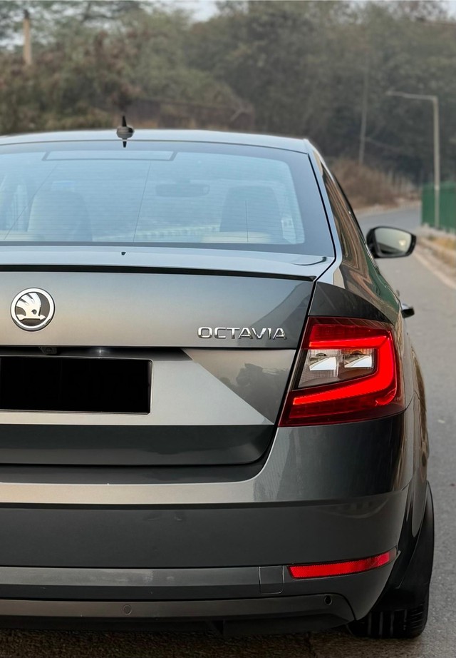 Second-hand 2020 Skoda Octavia 1.8 TSI AT L K for sale in New Delhi-9