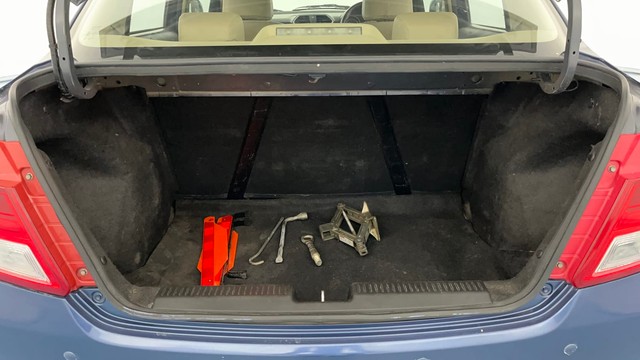 Second-hand 2017 Maruti Suzuki Dzire VXI for sale in Lucknow-9