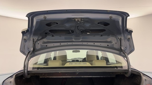 Second-hand 2017 Maruti Suzuki Dzire VXI for sale in Lucknow-35