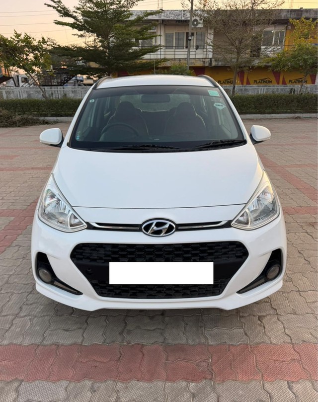Second-hand 2019 Hyundai Grand i10 1.2 CRDi Sportz for sale in Sabarkantha-9