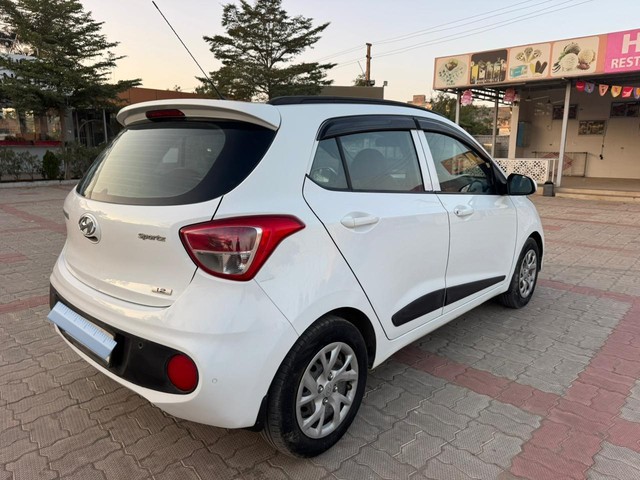 Second-hand 2019 Hyundai Grand i10 1.2 CRDi Sportz for sale in Sabarkantha-11