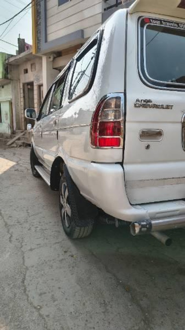 Chevrolet Tavera Neo 3 LS 10 Seats BSIII Second-hand 2017 Chevrolet Tavera Neo 3 LS 10 Seats BSIII for sale in Dewas-5