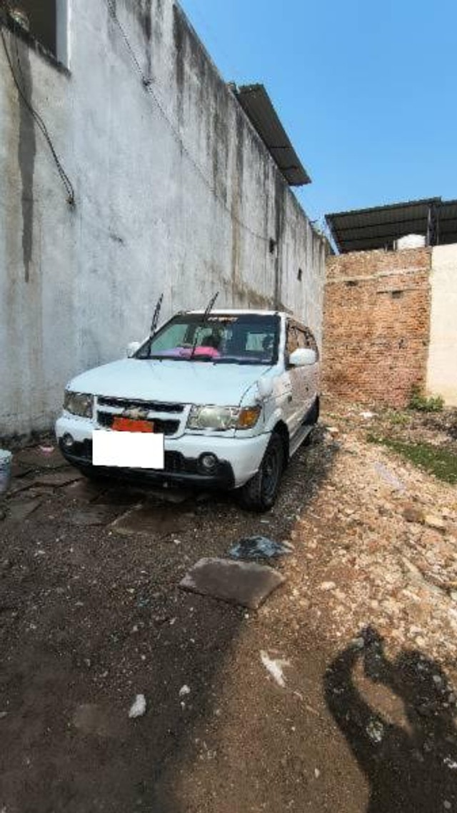 Chevrolet Tavera Neo 3 LS 10 Seats BSIII Second-hand 2017 Chevrolet Tavera Neo 3 LS 10 Seats BSIII for sale in Dewas-0