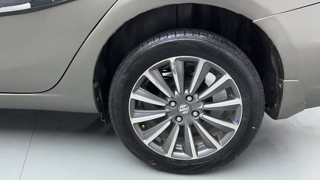 Second-hand 2019 Maruti Suzuki Ciaz 1.4 AT Alpha for sale in Noida-19