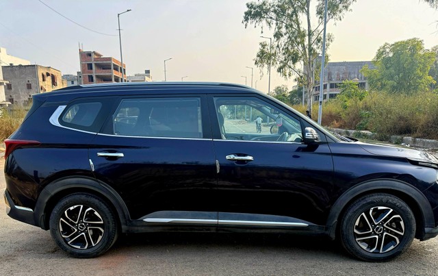 Second-hand 2022 Kia Carens Luxury Plus Turbo DCT 2022-2023 for sale in New Delhi-1