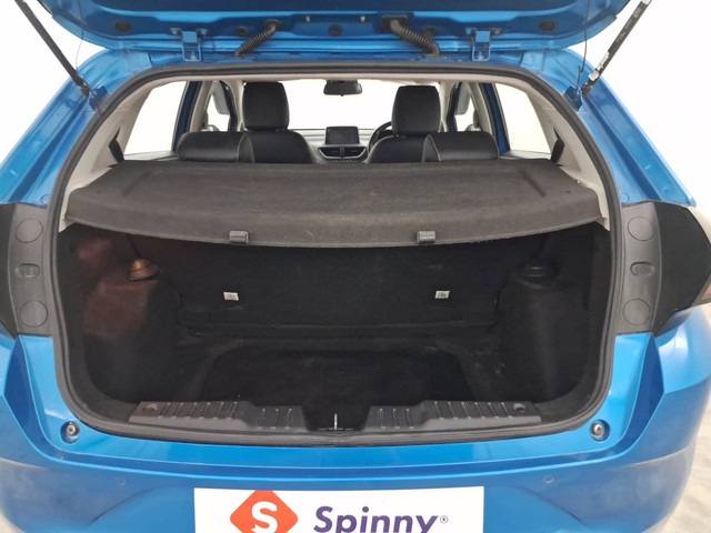 Second-hand 2023 Tata Altroz XZ Diesel for sale in Coimbatore-9