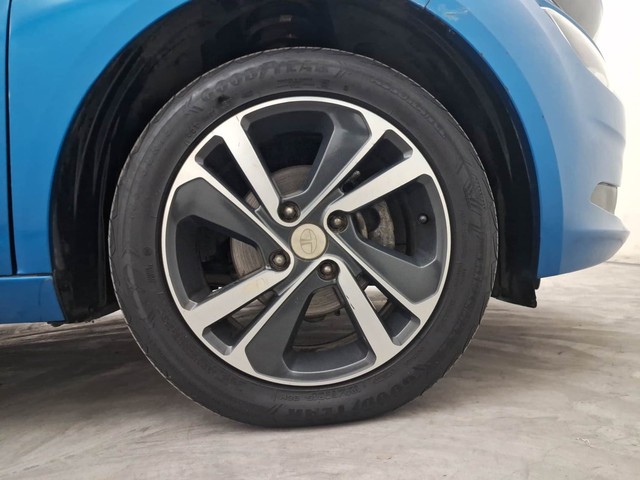 Second-hand 2023 Tata Altroz XZ Diesel for sale in Coimbatore-17