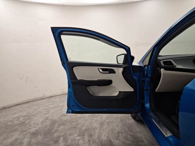 Second-hand 2023 Tata Altroz XZ Diesel for sale in Coimbatore-27