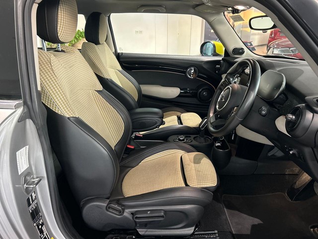 Second-hand 2023 Mini Cooper SE Electric for sale in Gurgaon-6