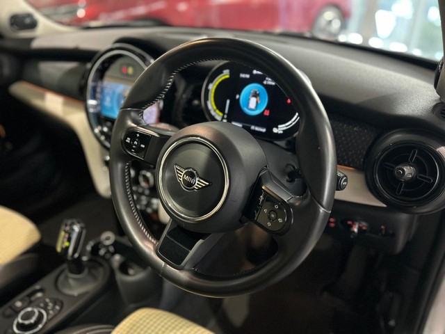 Second-hand 2023 Mini Cooper SE Electric for sale in Gurgaon-17