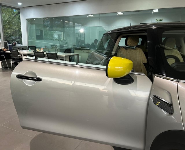 Second-hand 2023 Mini Cooper SE Electric for sale in Gurgaon-31