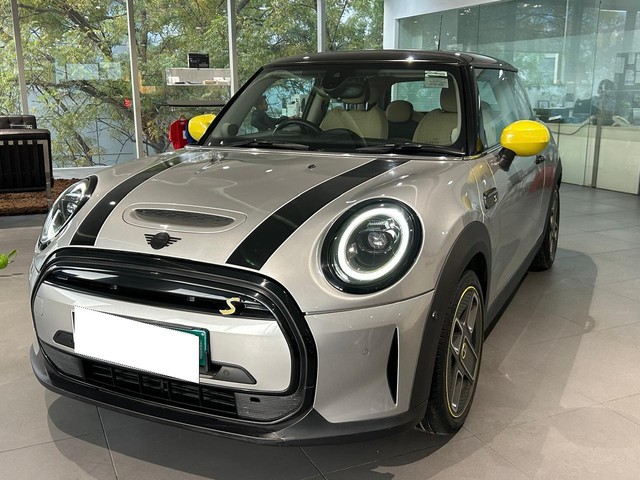 Second-hand 2023 Mini Cooper SE Electric for sale in Gurgaon-4