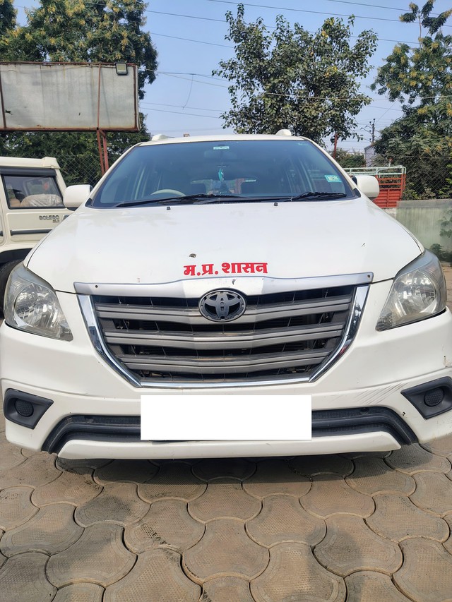 Second-hand 2015 Toyota Innova 2.5 G (Diesel) 7 Seater BS IV for sale in Indore-5