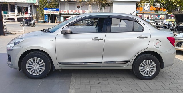 Second-hand 2018 Maruti Swift Dzire AMT VXI for sale in Nagpur-2