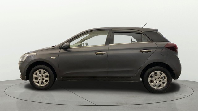 Second-hand 2018 Hyundai i20 1.2 Magna Executive for sale in New Delhi-5