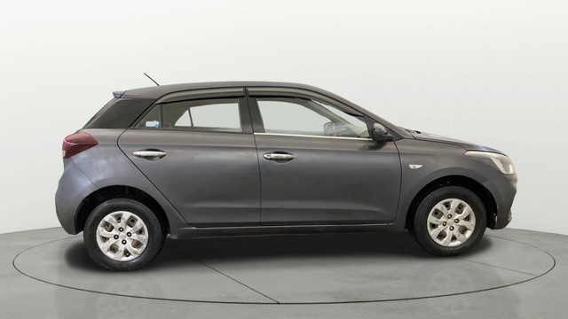 Second-hand 2018 Hyundai i20 1.2 Magna Executive for sale in New Delhi-1