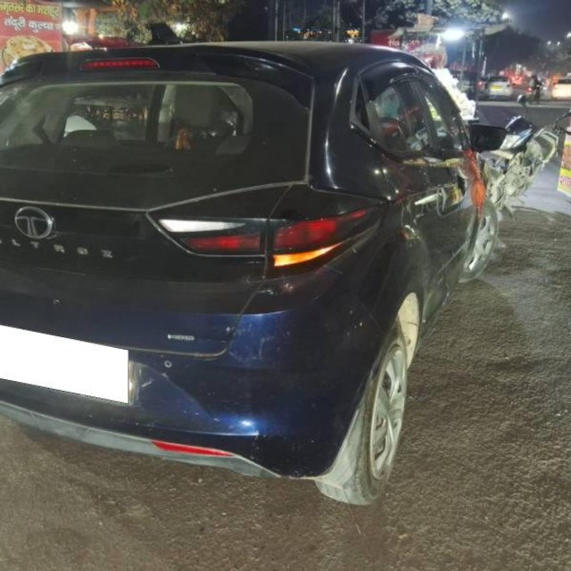 Tata Altroz XM Plus S CNG Second-hand 2024 Tata Altroz XM Plus S CNG for sale in Noida-2