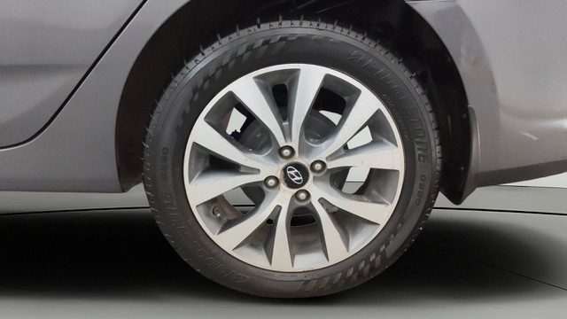 Second-hand 2016 Hyundai Verna 1.6 CRDi SX for sale in Pune-26