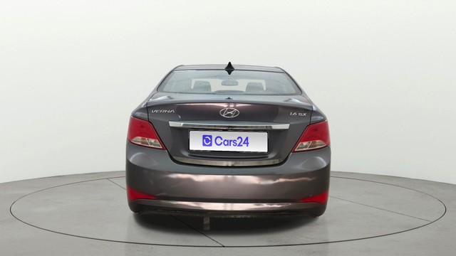 Second-hand 2016 Hyundai Verna 1.6 CRDi SX for sale in Pune-3