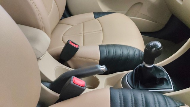 Second-hand 2016 Hyundai Verna 1.6 CRDi SX for sale in Pune-13