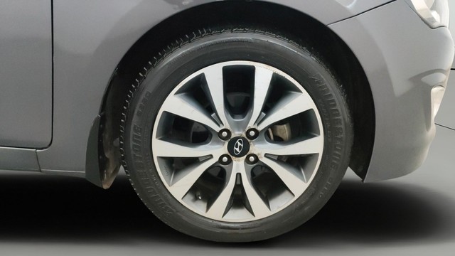 Second-hand 2016 Hyundai Verna 1.6 CRDi SX for sale in Pune-23