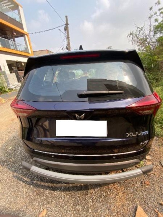Second-hand 2023 Mahindra XUV700 AX7 7Str Diesel for sale in Mangalagiri-1