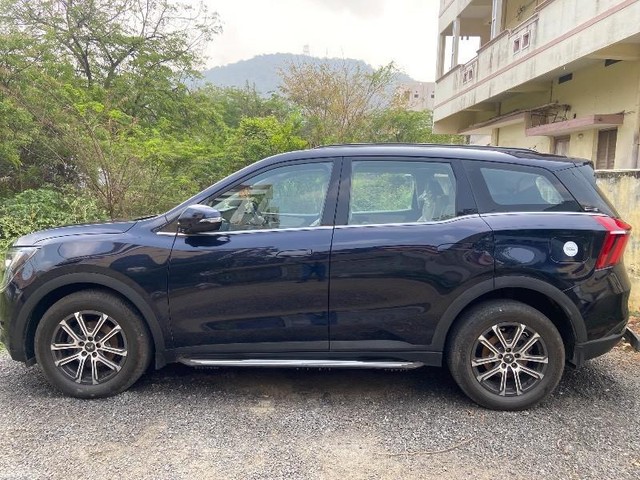 Second-hand 2023 Mahindra XUV700 AX7 7Str Diesel for sale in Mangalagiri-3