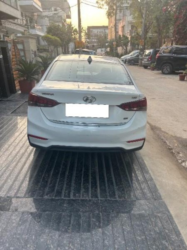 Second-hand 2018 Hyundai Verna CRDi 1.6 SX Option for sale in Faridabad-1
