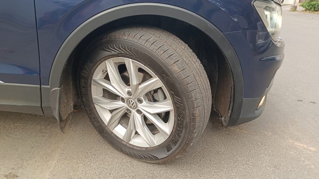 Second-hand 2018 Volkswagen Tiguan 2.0 TDI Highline for sale in Coimbatore-18