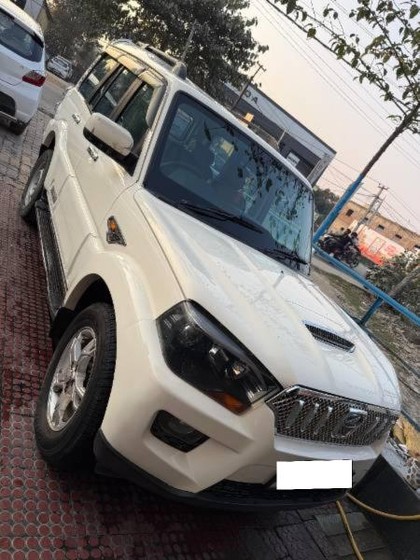 Second-hand 2017 Mahindra Scorpio S10 7 Seater 2WD for sale in Muzaffarpur