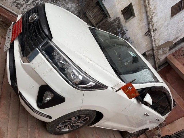 Second-hand 2022 Toyota Innova Crysta 2.7 GX 8 STR for sale in Ayodhya-2