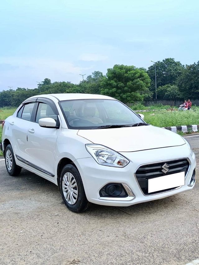 White Maruti Suzuki Swift Dzire