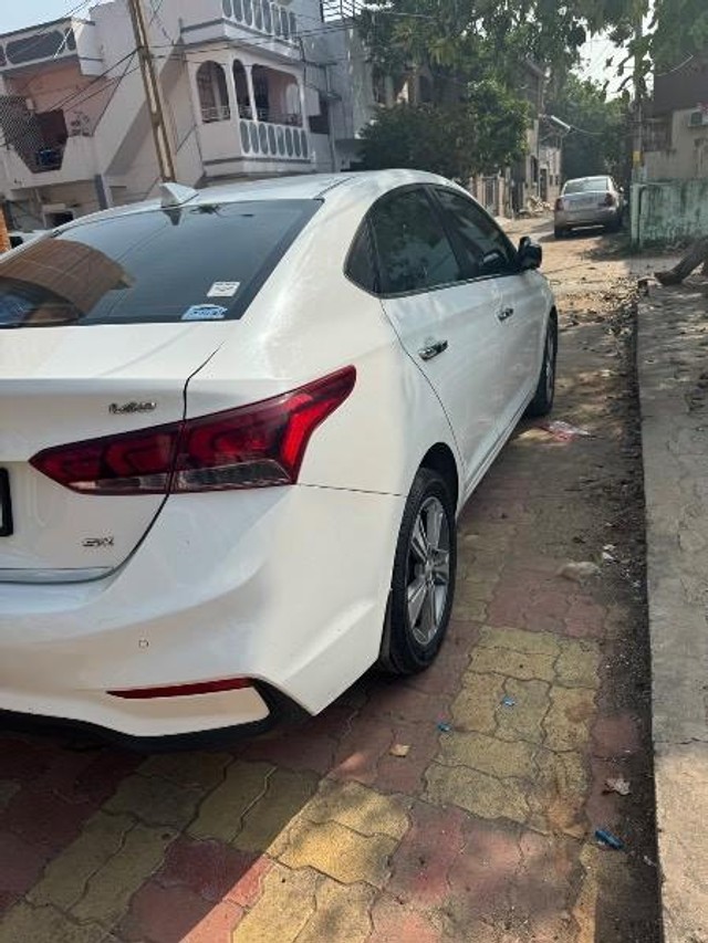 Second-hand 2019 Hyundai Verna CRDi 1.6 SX Option for sale in Bharuch-7